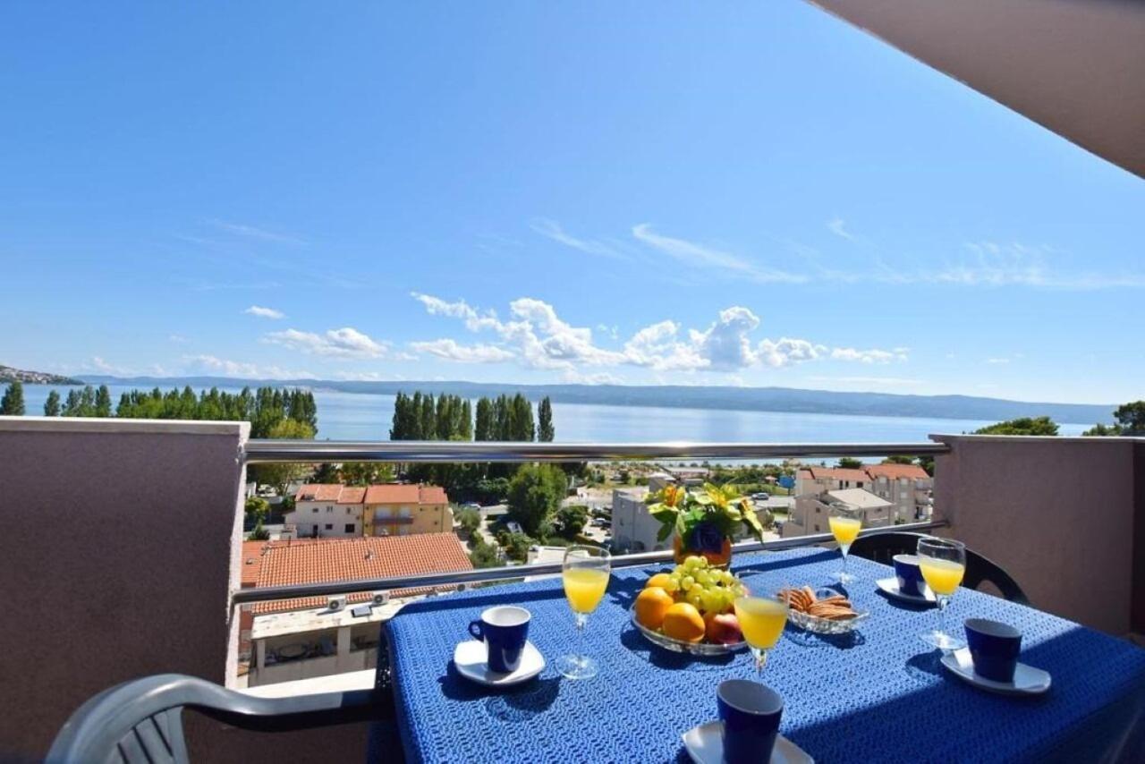 Apartment Rene Omiš Exterior foto
